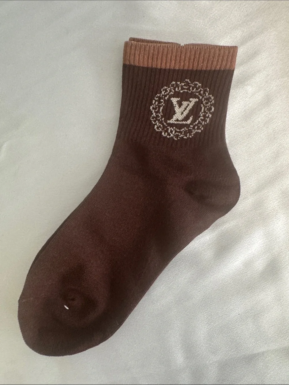 New! Luxury Louis Vuitton Brown Ankle Socks with Logo